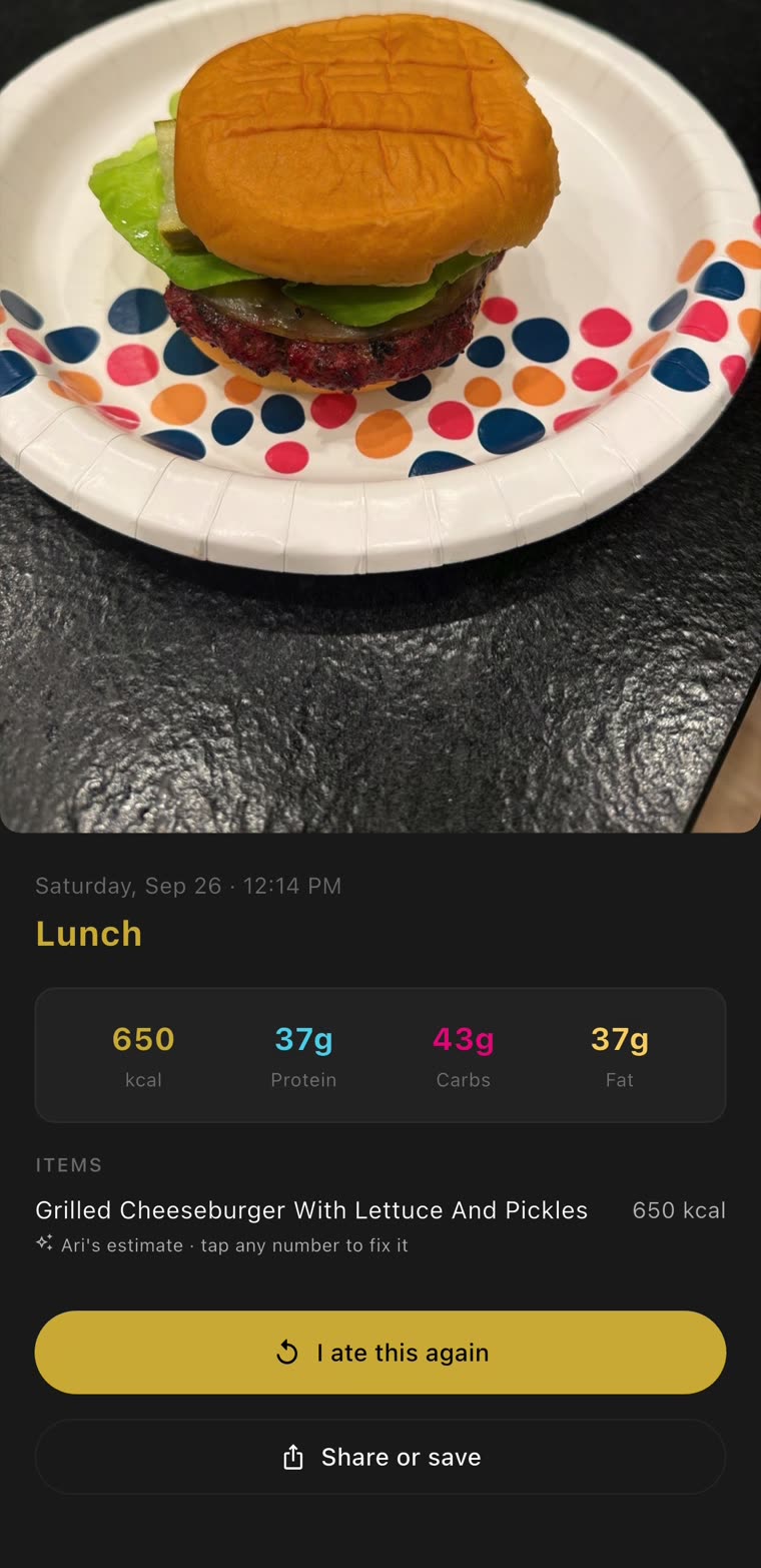 The cheeseburger lunch from Saturday, Sep 26: 650 kcal, 37 g protein, with I ate this again and Share or save